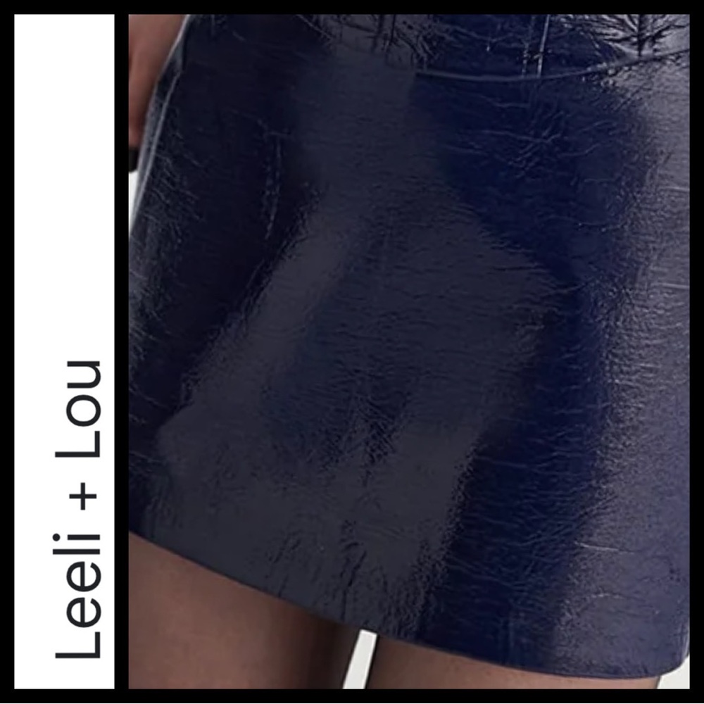 NWOT Leeli + Lou Navy Crinkle Faux Leather Skirt